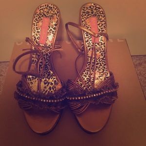 Beautiful copper Betsy Johnson heels